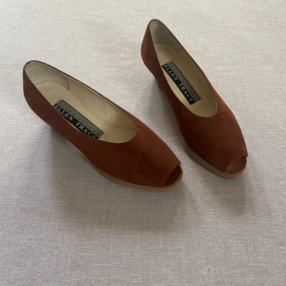 Ellen Tracy vintage burnt orange block heel work academia shoes.